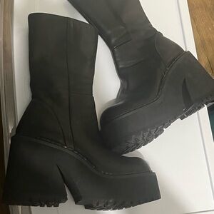UNIF Parker Platform Boot Black Size 8